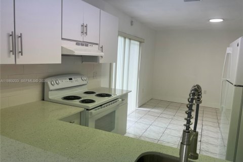 Купить виллу или дом в Майами, Флорида 3 спальни, 125.42м2, № 2062908 - фото 7