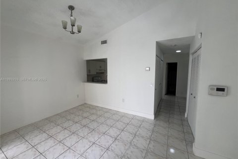 Купить виллу или дом в Майами, Флорида 3 спальни, 125.42м2, № 2062908 - фото 2