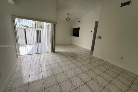 Купить виллу или дом в Майами, Флорида 3 спальни, 125.42м2, № 2062908 - фото 8