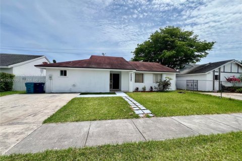 Купить виллу или дом в Майами, Флорида 3 спальни, 125.42м2, № 2062908 - фото 1