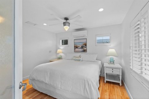 Immobilier commercial à vendre à Holmes Beach, Floride: 325.44 m2 № 1719194 - photo 23