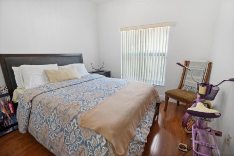 House in Miramar, Florida 4 bedrooms, 174.47 sq.m. № 2184613 - photo 18