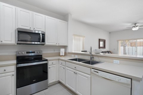 House in Miramar, Florida 4 bedrooms, 174.47 sq.m. № 2184613 - photo 11