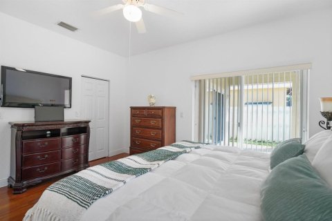House in Miramar, Florida 4 bedrooms, 174.47 sq.m. № 2184613 - photo 13
