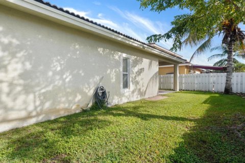 House in Miramar, Florida 4 bedrooms, 174.47 sq.m. № 2184613 - photo 23