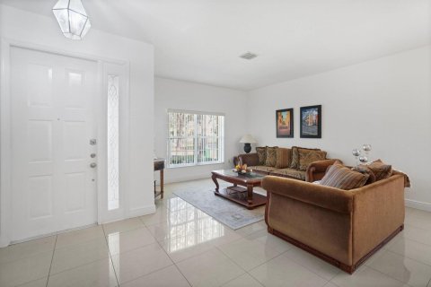 House in Miramar, Florida 4 bedrooms, 174.47 sq.m. № 2184613 - photo 5