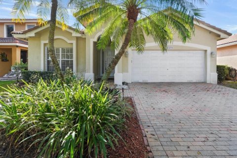 House in Miramar, Florida 4 bedrooms, 174.47 sq.m. № 2184613 - photo 2