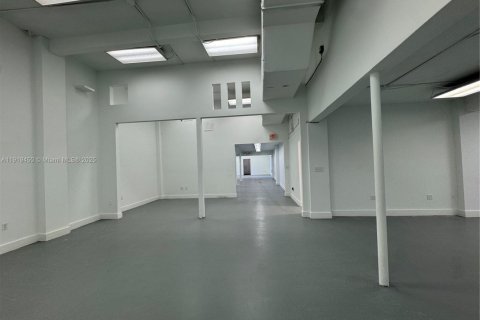 Immobilier commercial à vendre à Miami, Floride № 2082688 - photo 30