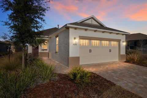 House in Ocala, Florida 2 bedrooms, 124.67 sq.m. № 2223190