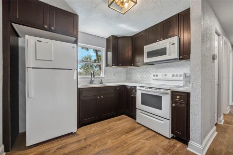 House in Edgewater, Florida 2 bedrooms, 66.89 sq.m. № 1549493 - photo 11