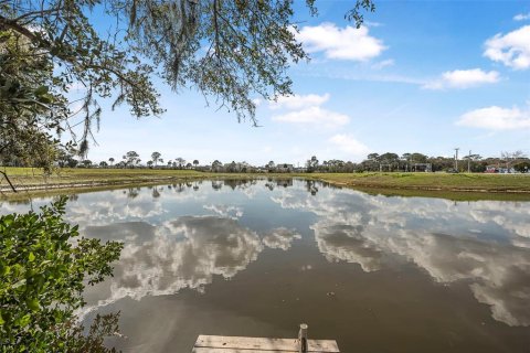 House in Edgewater, Florida 2 bedrooms, 66.89 sq.m. № 1549493 - photo 2