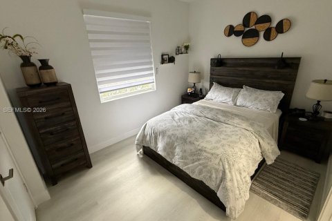 Снять в аренду таунхаус в Флорида-Сити, Флорида 2 спальни, 112.23м2, № 2050846 - фото 12