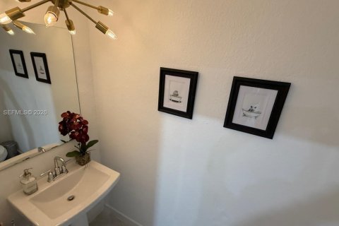 Снять в аренду таунхаус в Флорида-Сити, Флорида 2 спальни, 112.23м2, № 2050846 - фото 22