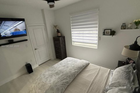 Снять в аренду таунхаус в Флорида-Сити, Флорида 2 спальни, 112.23м2, № 2050846 - фото 13