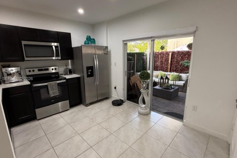 Снять в аренду таунхаус в Флорида-Сити, Флорида 2 спальни, 112.23м2, № 2050846 - фото 9