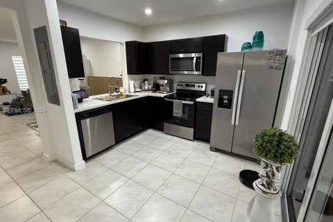 Снять в аренду таунхаус в Флорида-Сити, Флорида 2 спальни, 112.23м2, № 2050846 - фото 11