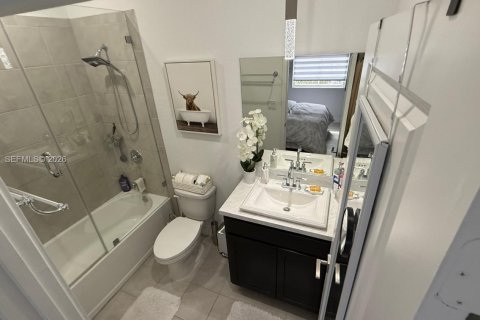 Снять в аренду таунхаус в Флорида-Сити, Флорида 2 спальни, 112.23м2, № 2050846 - фото 15