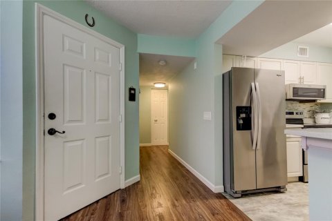 Condo in Clearwater, Florida, 2 bedrooms  № 2126043 - photo 9