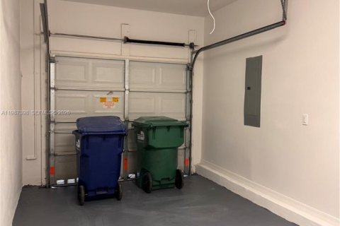 Купить виллу или дом в Майами, Флорида 3 спальни, 179.86м2, № 2047737 - фото 12