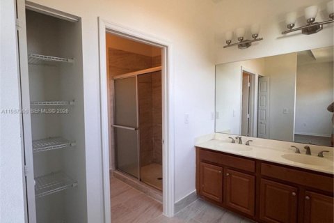 Купить виллу или дом в Майами, Флорида 3 спальни, 179.86м2, № 2047737 - фото 8