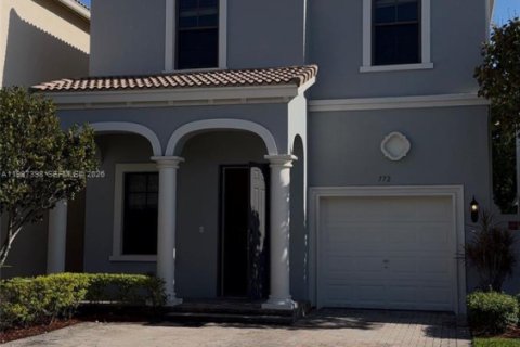 Дом в Майами, Флорида 3 спальни, 179.86м2 № 2047737