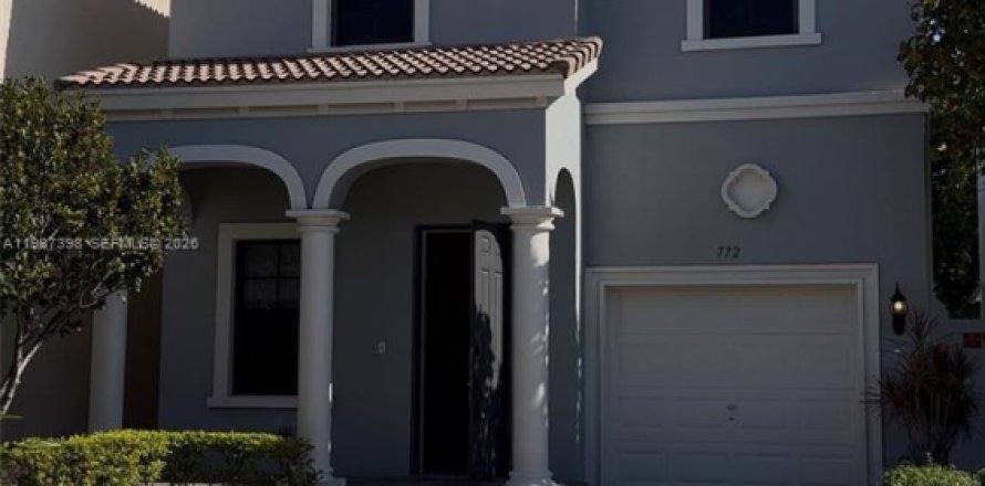 Дом в Майами, Флорида 3 спальни, 179.86м2 № 2047737