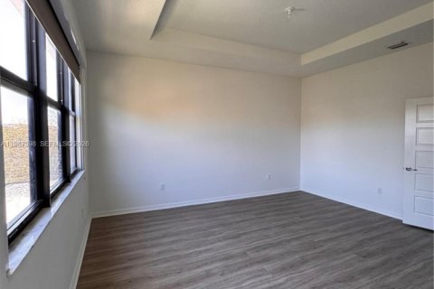 Купить виллу или дом в Майами, Флорида 3 спальни, 179.86м2, № 2047737 - фото 7