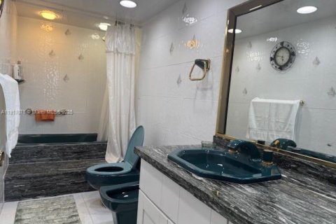 Снять в аренду кондоминиум в Майами-Бич, Флорида 1 спальня, 91.04м2, № 2082559 - фото 30