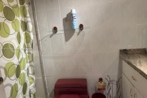 Снять в аренду кондоминиум в Майами-Бич, Флорида 1 спальня, 91.04м2, № 2082559 - фото 18