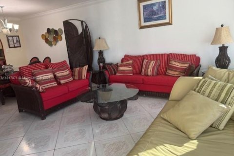 Снять в аренду кондоминиум в Майами-Бич, Флорида 1 спальня, 91.04м2, № 2082559 - фото 22