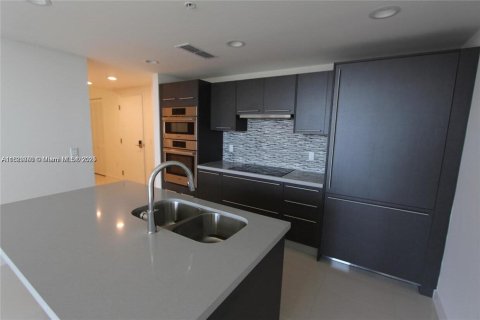 Condo in Doral, Florida, 1 bedroom  № 1802829 - photo 3