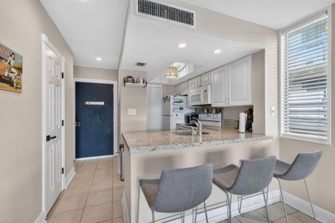 Condo in Fort Lauderdale, Florida, 2 bedrooms  № 2258166 - photo 3
