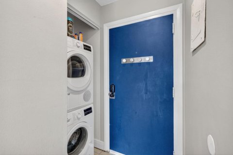 Condo in Fort Lauderdale, Florida, 2 bedrooms  № 2258166 - photo 4