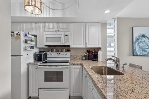 Condo in Fort Lauderdale, Florida, 2 bedrooms  № 2258166 - photo 7