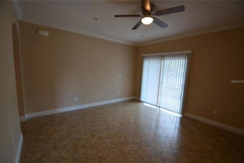 Condo in Orlando, Florida, 2 bedrooms № 2221868 - photo 8
