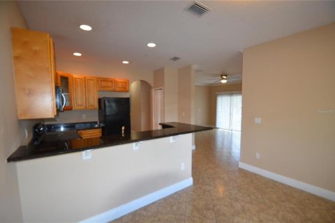 Condo in Orlando, Florida, 2 bedrooms № 2221868 - photo 12