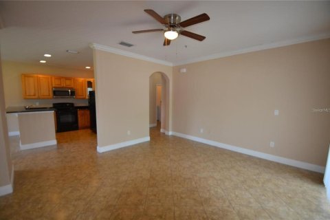 Condo in Orlando, Florida, 2 bedrooms № 2221868 - photo 9