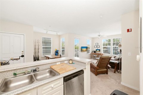 Condo in Celebration, Florida, 1 bedroom № 2233412 - photo 12