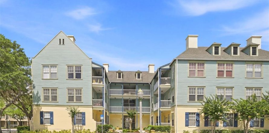 Condo in Celebration, Florida, 1 bedroom № 2233412