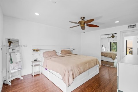 Villa ou maison à vendre à Miami, Floride: 3 chambres, 154.96 m2 № 1991315 - photo 27