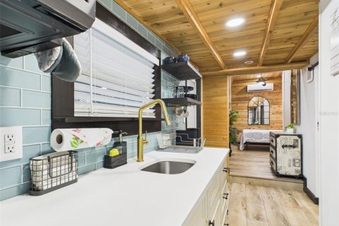 Immobilier commercial à vendre à Davenport, Floride: 4 chambres, 102.01 m2 № 2215634 - photo 11