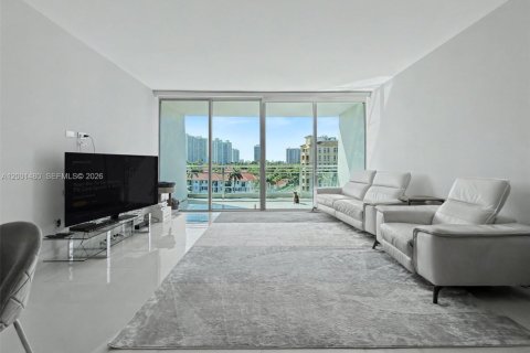 Copropriété à louer à Aventura, Floride: 1 chambre, 112.78 m2 № 2065628 - photo 2