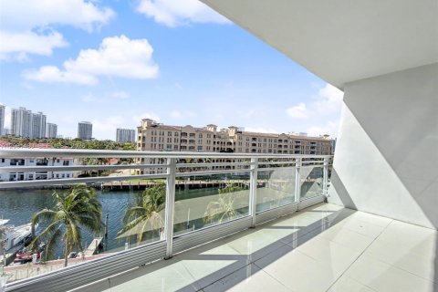 Copropriété à louer à Aventura, Floride: 1 chambre, 112.78 m2 № 2065628 - photo 13