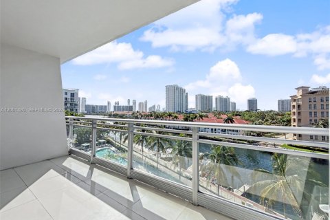Copropriété à louer à Aventura, Floride: 1 chambre, 112.78 m2 № 2065628 - photo 14