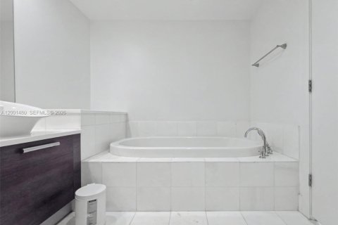 Copropriété à louer à Aventura, Floride: 1 chambre, 112.78 m2 № 2065628 - photo 24