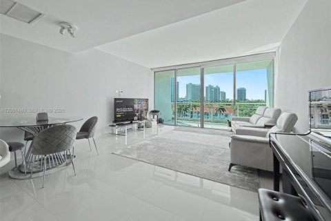 Copropriété à louer à Aventura, Floride: 1 chambre, 112.78 m2 № 2065628 - photo 3