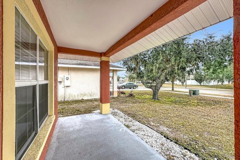 House in Wimauma, Florida 4 bedrooms, 151.06 sq.m. № 2127740 - photo 3