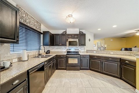 House in Wimauma, Florida 4 bedrooms, 151.06 sq.m. № 2127740 - photo 17