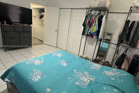 Condo in Miami, Florida, 2 bedrooms  № 1938577 - photo 25