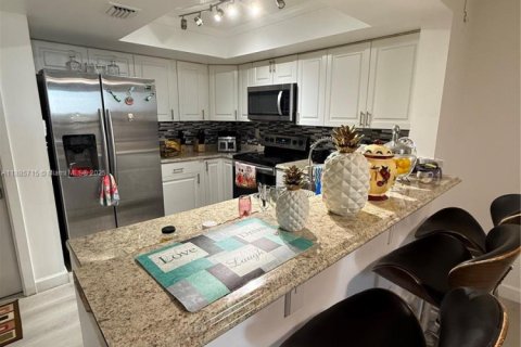 Copropriété à louer à Miami, Floride: 2 chambres, 86.96 m2 № 1938577 - photo 12